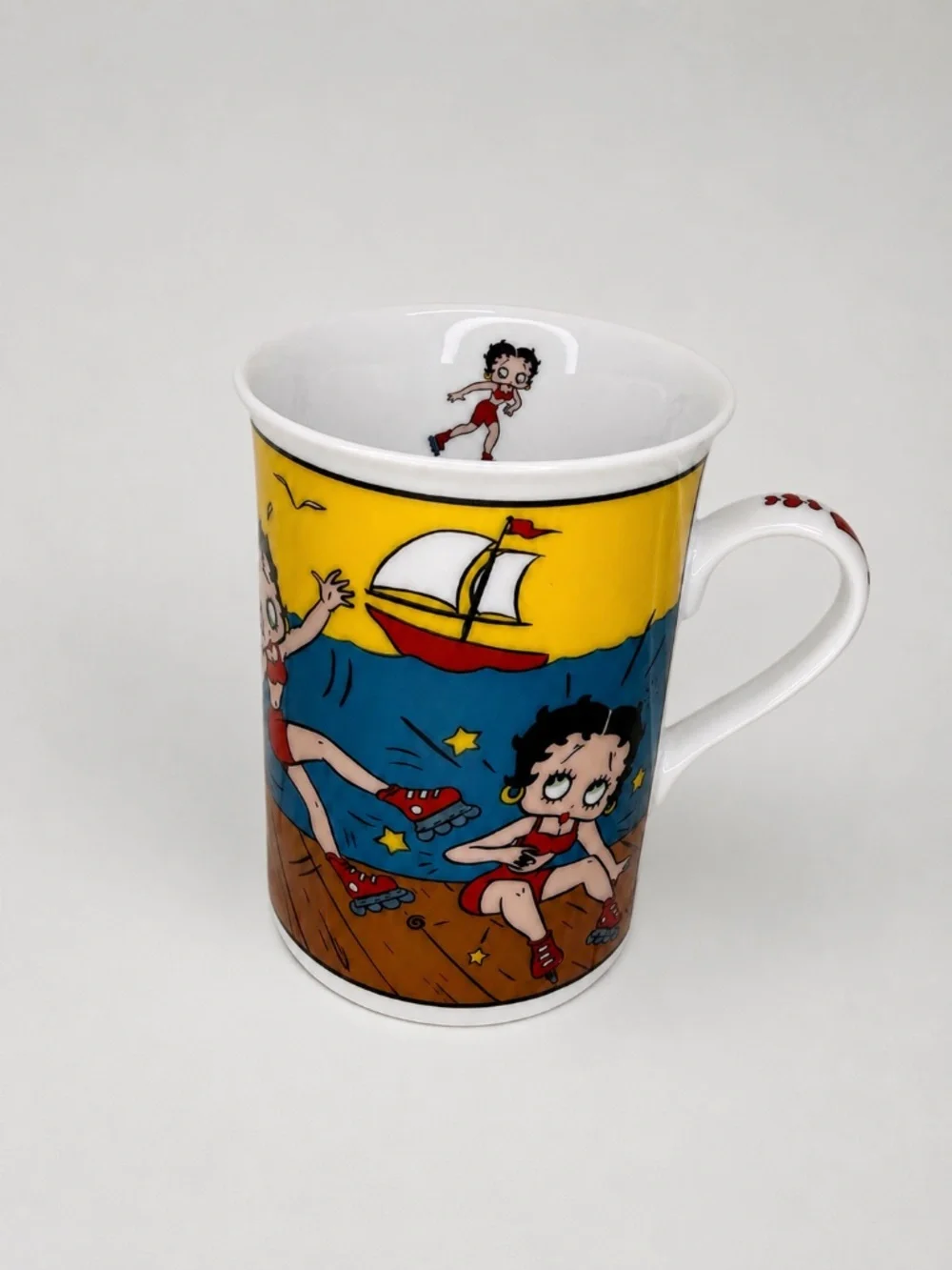 Vintage Betty Boop Roller Skate Coffee Mug Sailboat Boardwalk Cartoon Cup